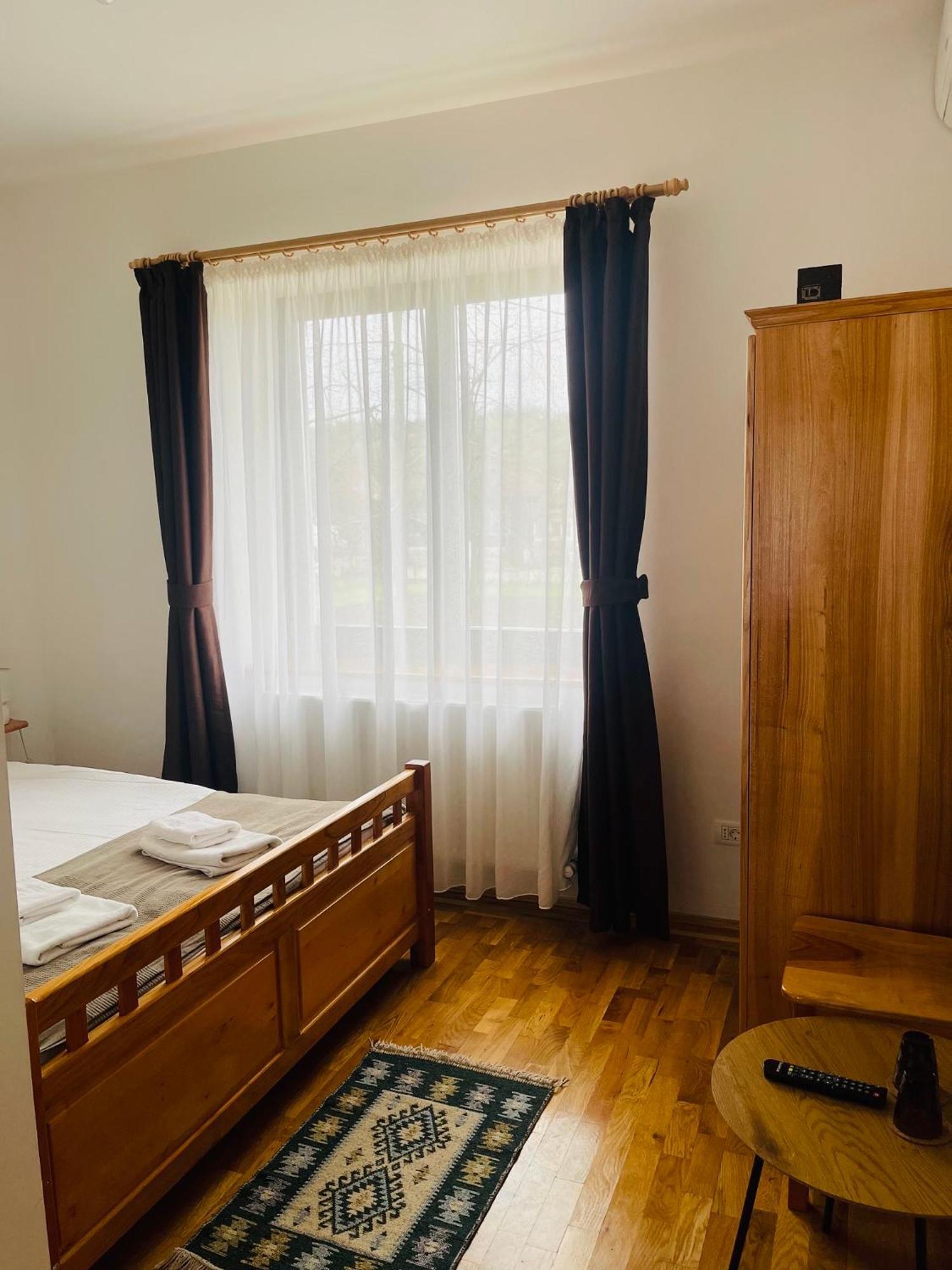 Domeniul Bondarelului Hotel Ocolisu Mic Buitenkant foto